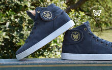 
      Sneaker Baron Papillon Mid velours gris bleu
  