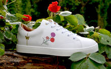 
      Sneaker Baron Papillon Basse blanche Fête des mères 3 fleurs
  